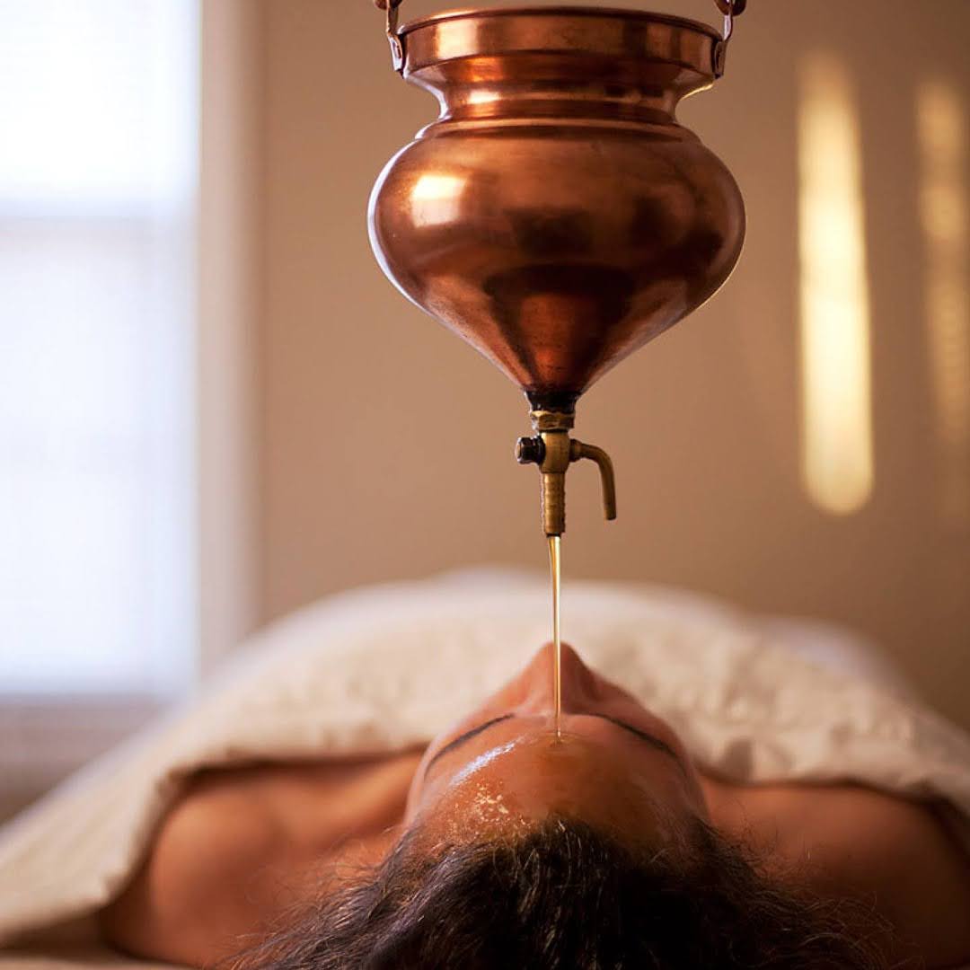 Ayurveda-konsultaatio ja erilaiset hoidot Jooga Porvoon hoitohuoneella keskiviikkoisin